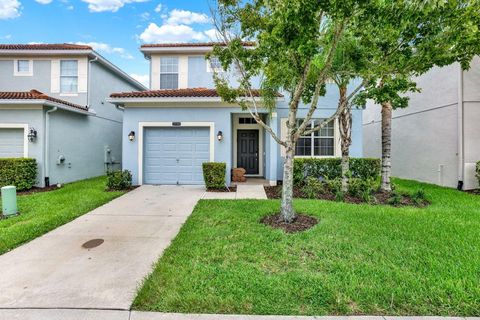 Photo of 2950 Beach Palm Avenue, Kissimmee, FL 34747 (MLS # O6343389)