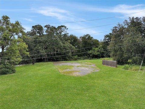 Tiny photo for 835 S Us Highway 27, Lady Lake, FL 32159 (MLS # S5155514)