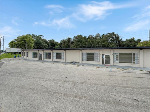 Tiny photo for 835 S Us Highway 27, Lady Lake, FL 32159 (MLS # S5155514)