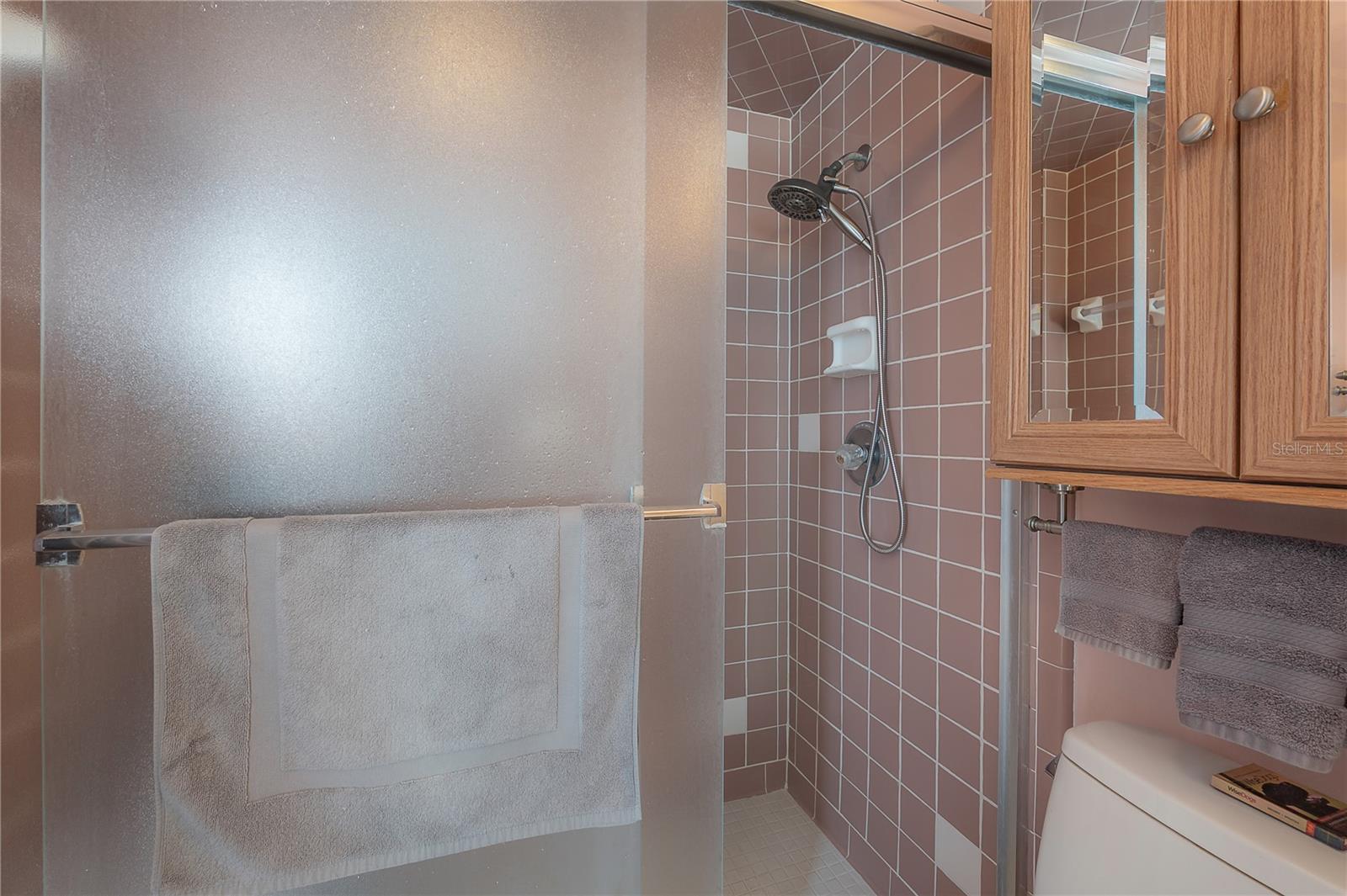 BONNIE GLYNN PH ONE-B - Residential