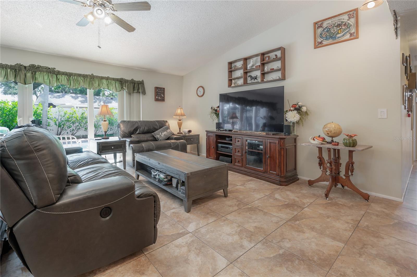 BONNIE GLYNN PH ONE-B - Residential