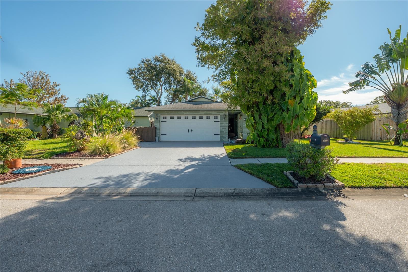 BONNIE GLYNN PH ONE-B - Residential