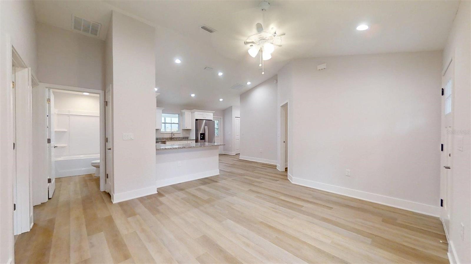 RAINBOW LAKES ESTATES - Residential