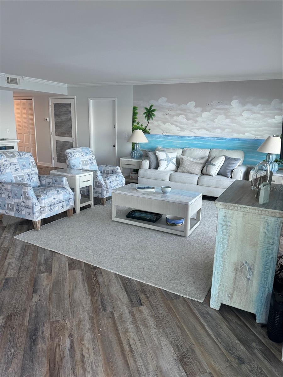 HICKORY GROVE CONDO - Residential Lease