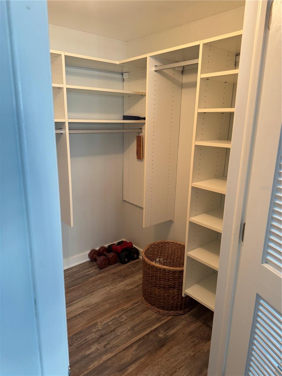 HICKORY GROVE CONDO - Residential Lease