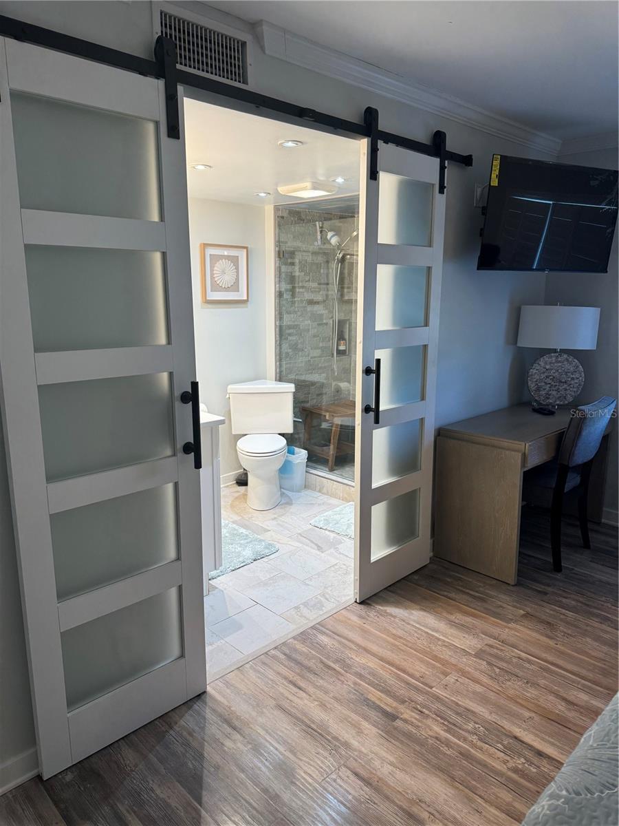 HICKORY GROVE CONDO - Residential Lease