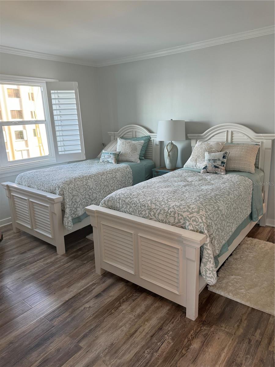 HICKORY GROVE CONDO - Residential Lease