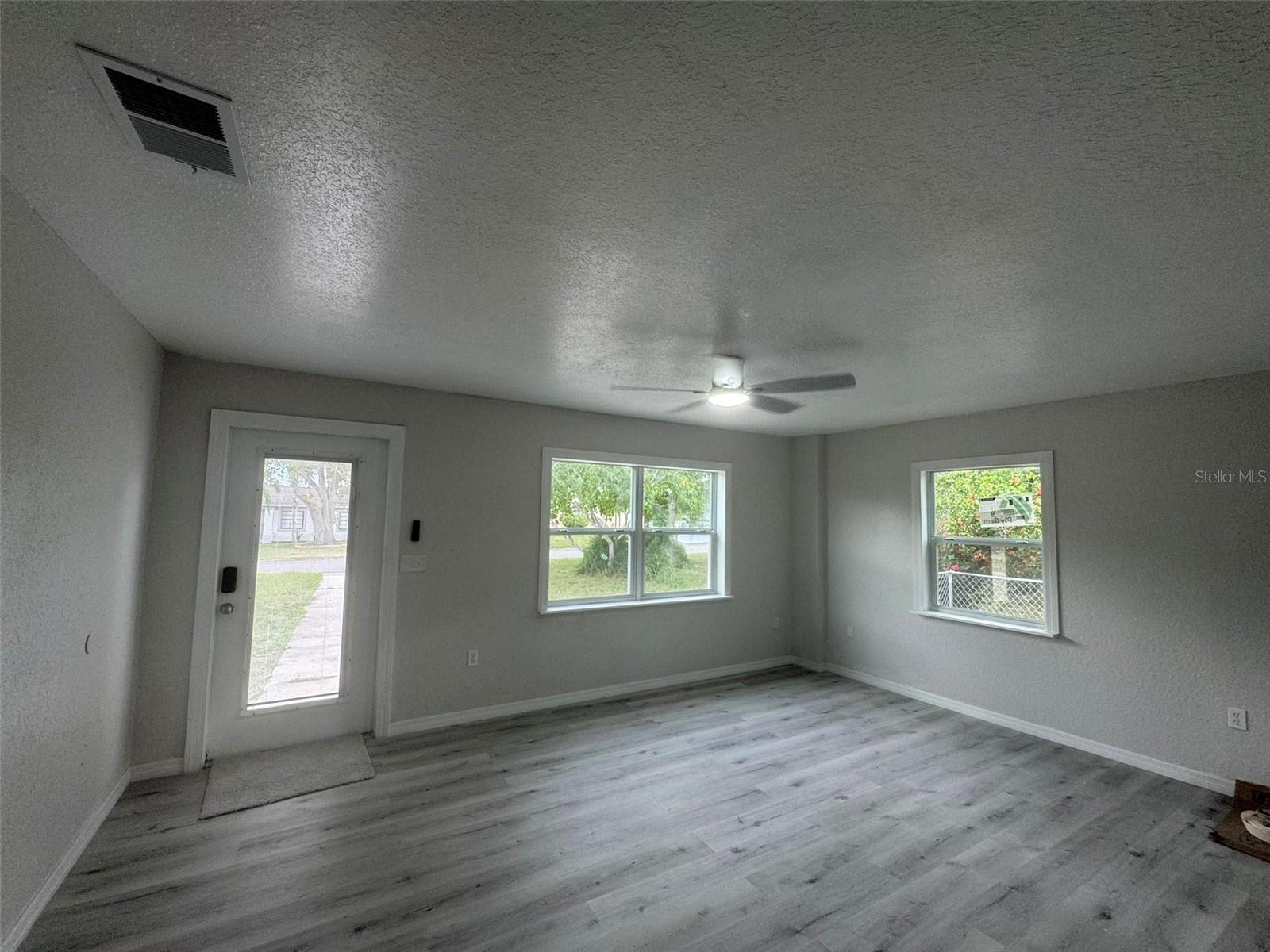 WOODLAND PARK - Residential Lease