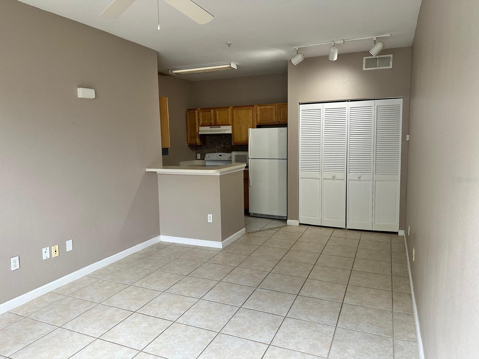 9021 LEE VISTA BOULEVARD 1707