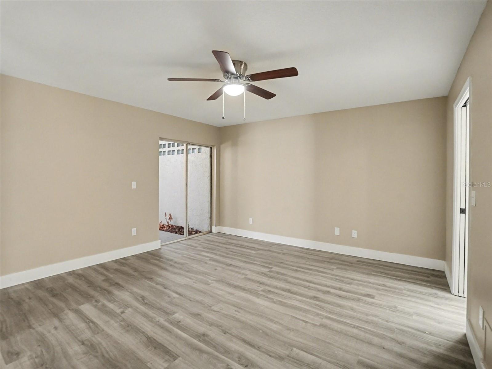 COUNTRY LANE - Residential