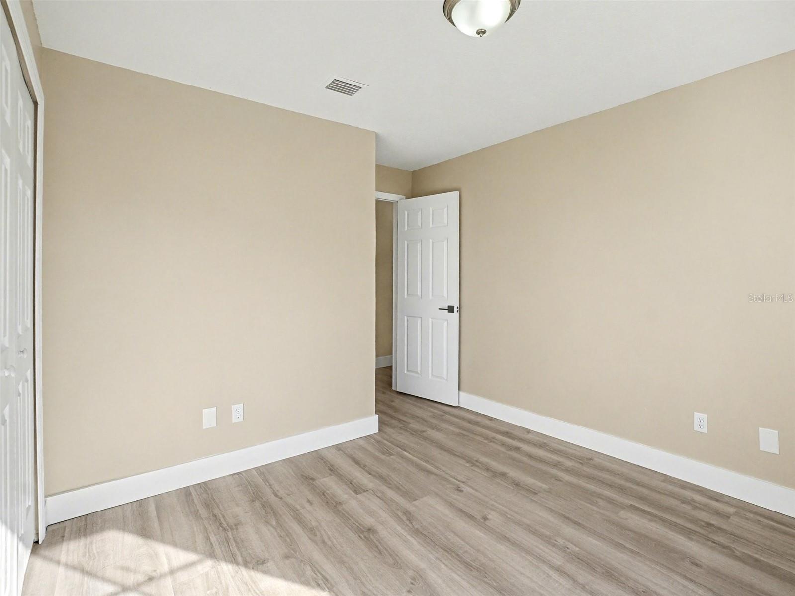 COUNTRY LANE - Residential