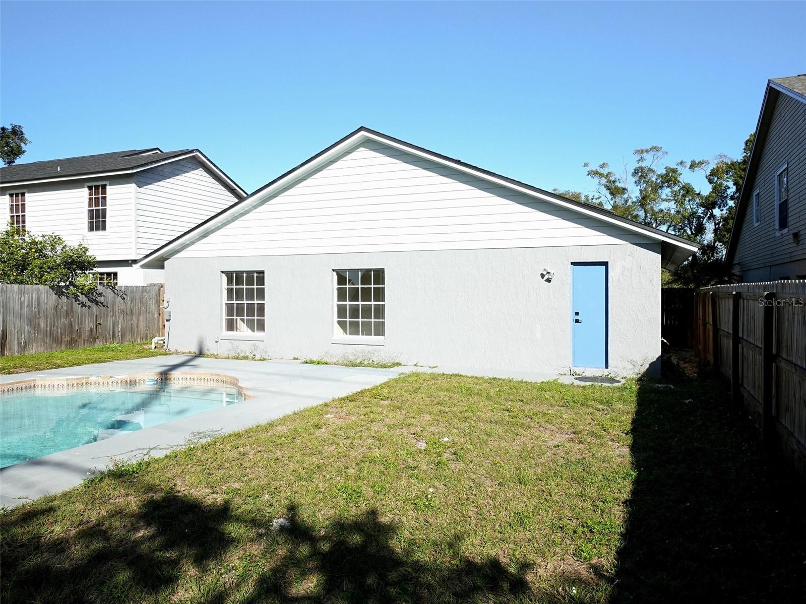 COUNTRY LANE - Residential