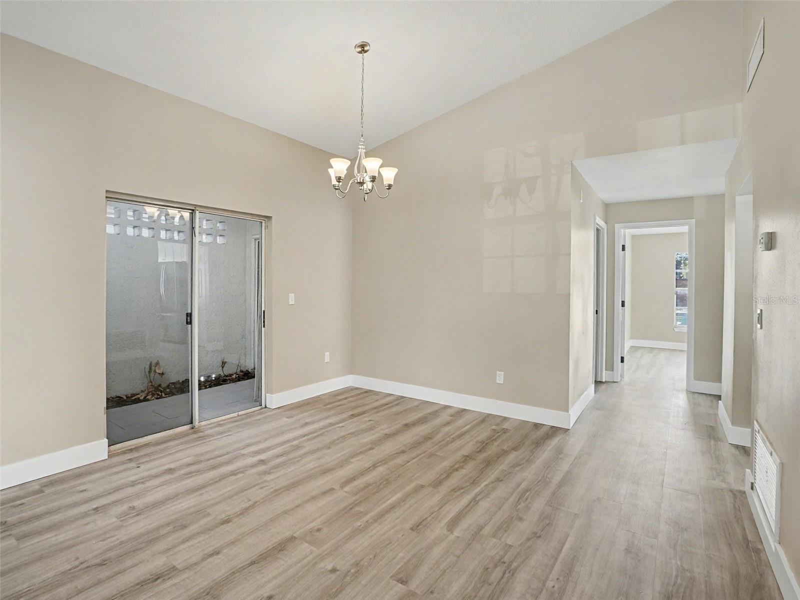 COUNTRY LANE - Residential