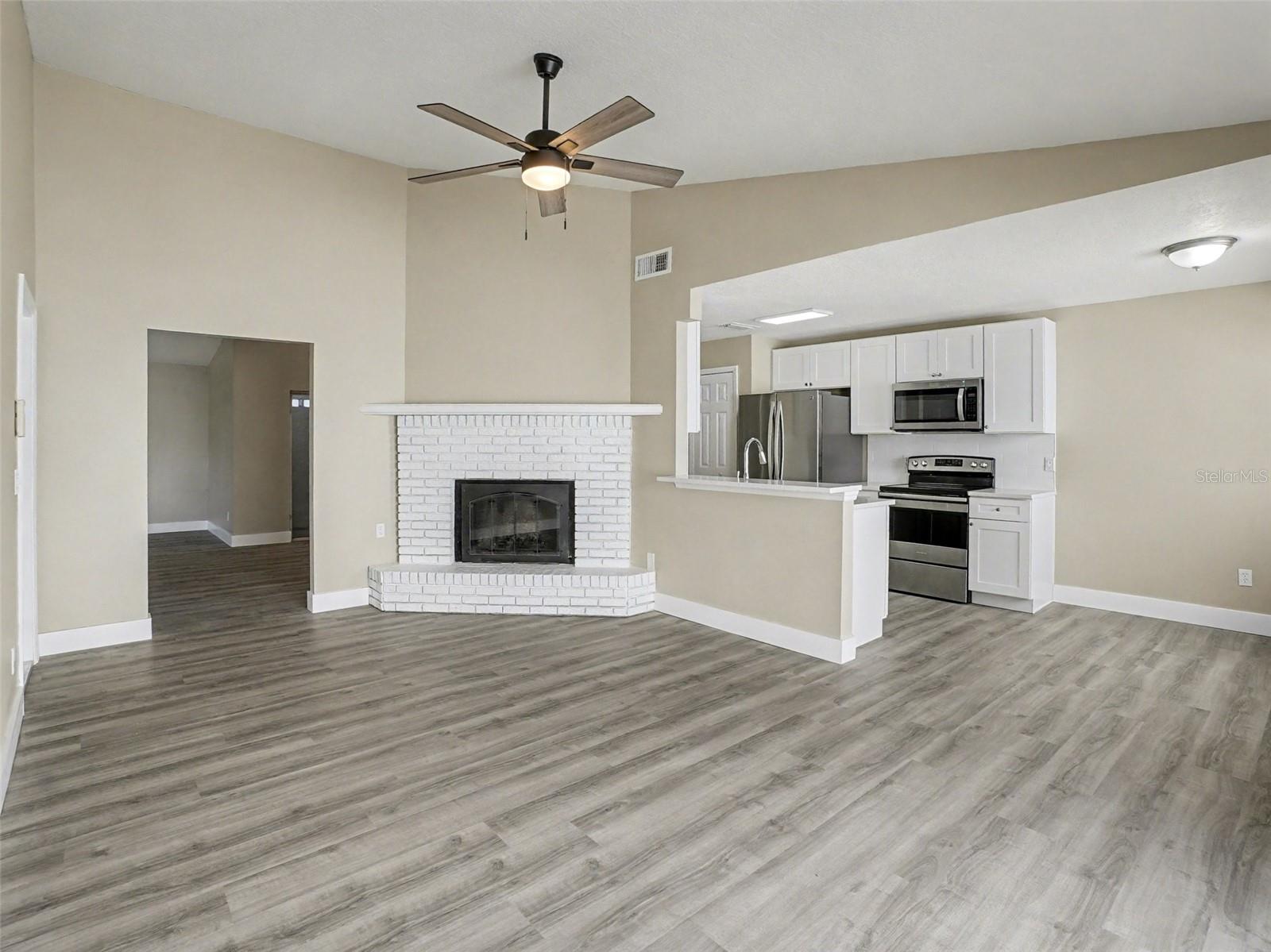 COUNTRY LANE - Residential