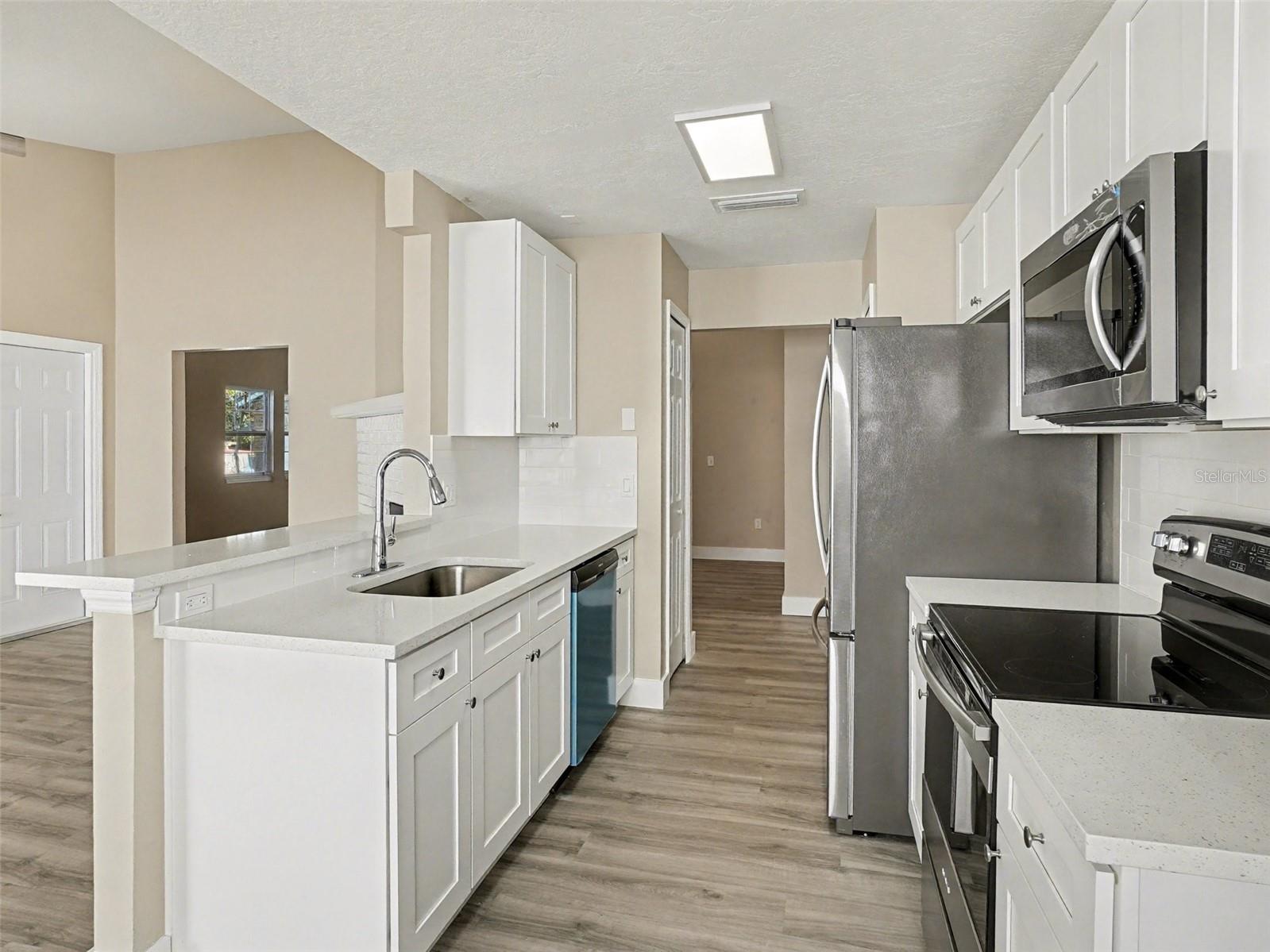 COUNTRY LANE - Residential