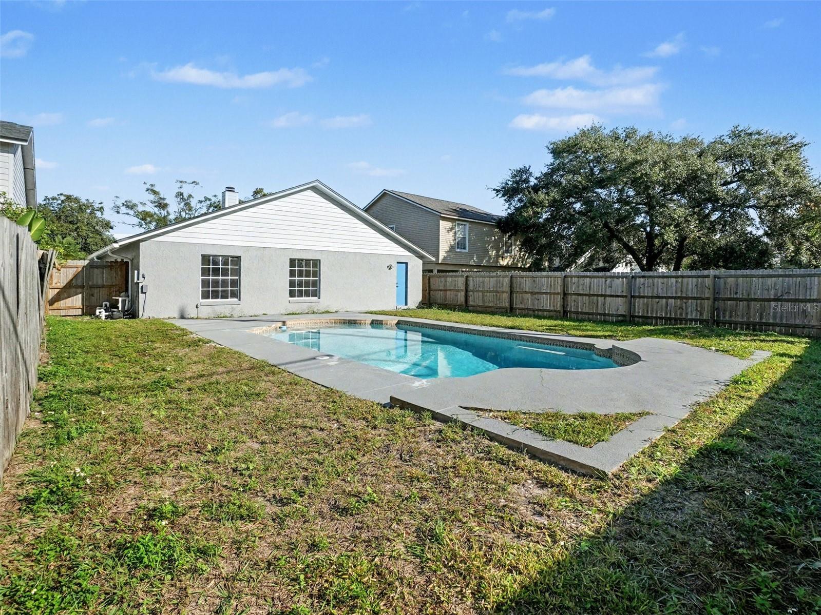 COUNTRY LANE - Residential