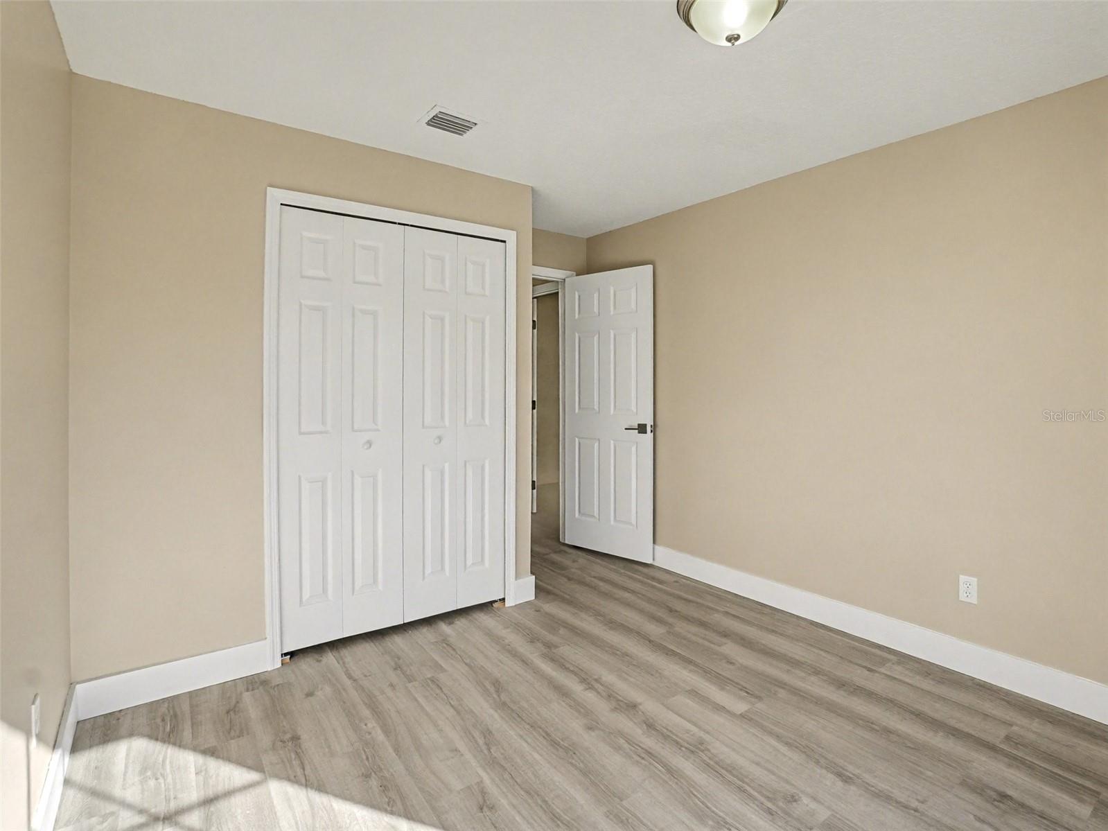 COUNTRY LANE - Residential