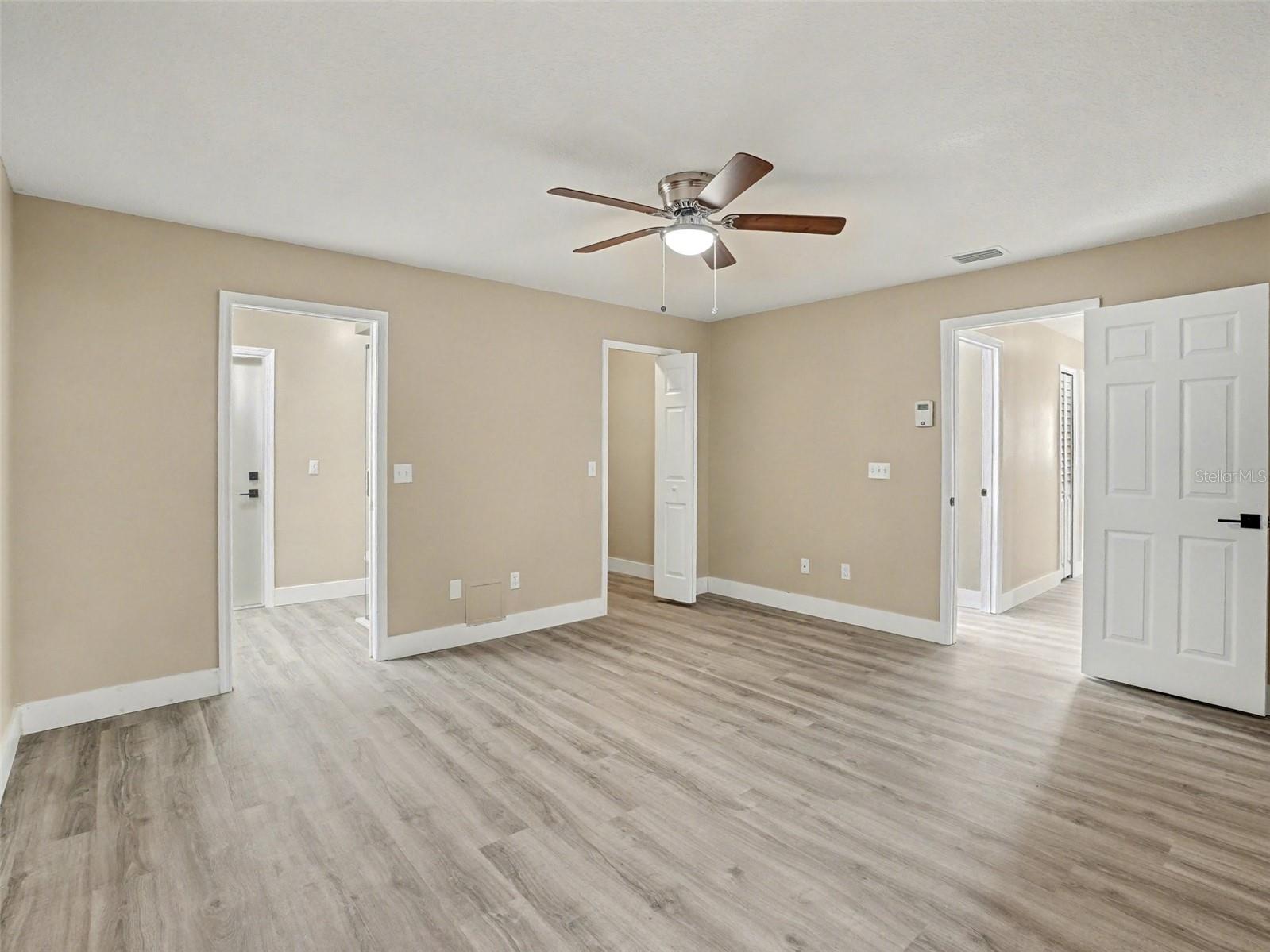 COUNTRY LANE - Residential