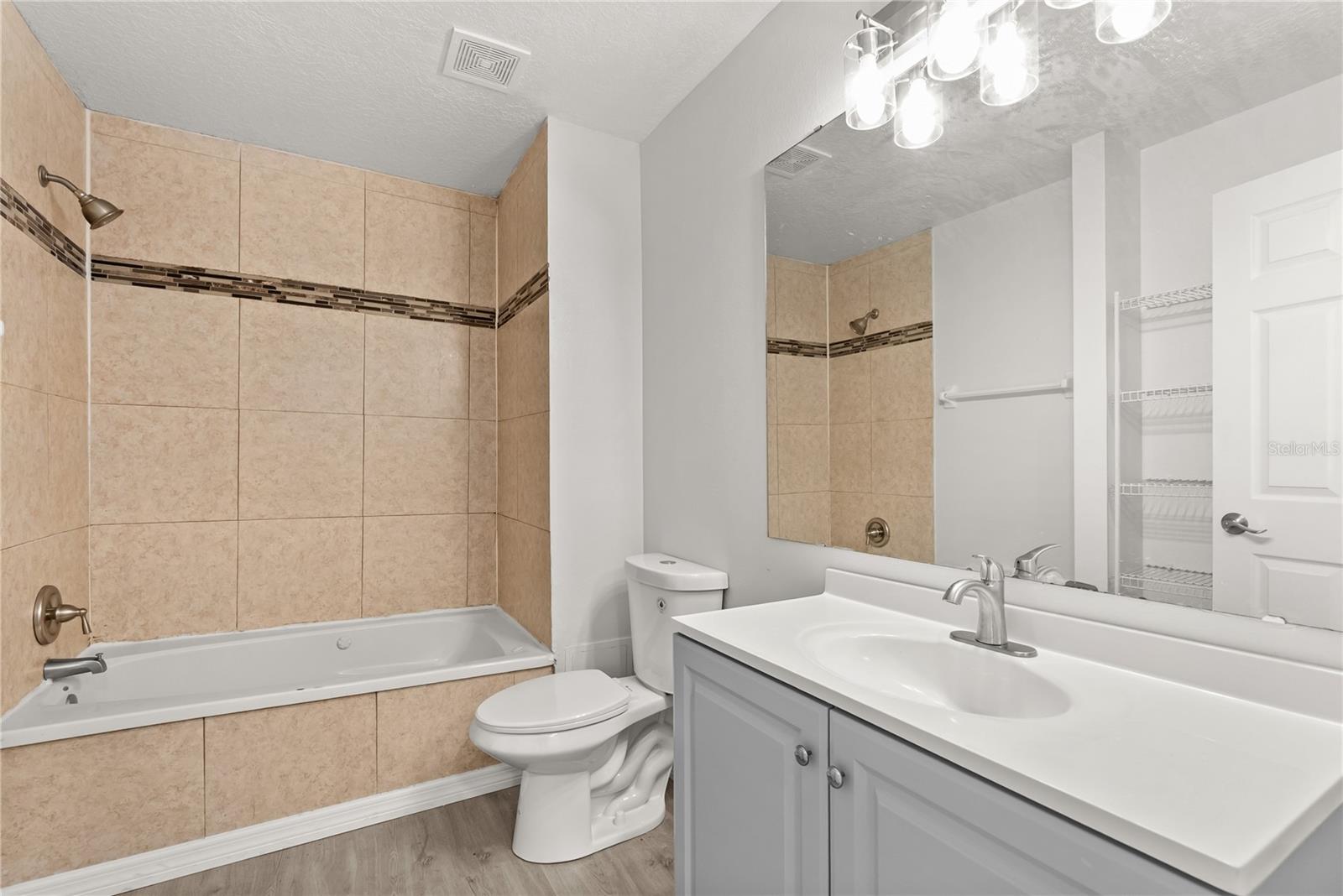 SEMINOLE PARK - Residential Lease