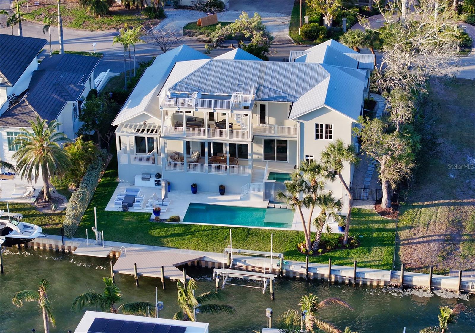 PARADISE SHORES - Residential