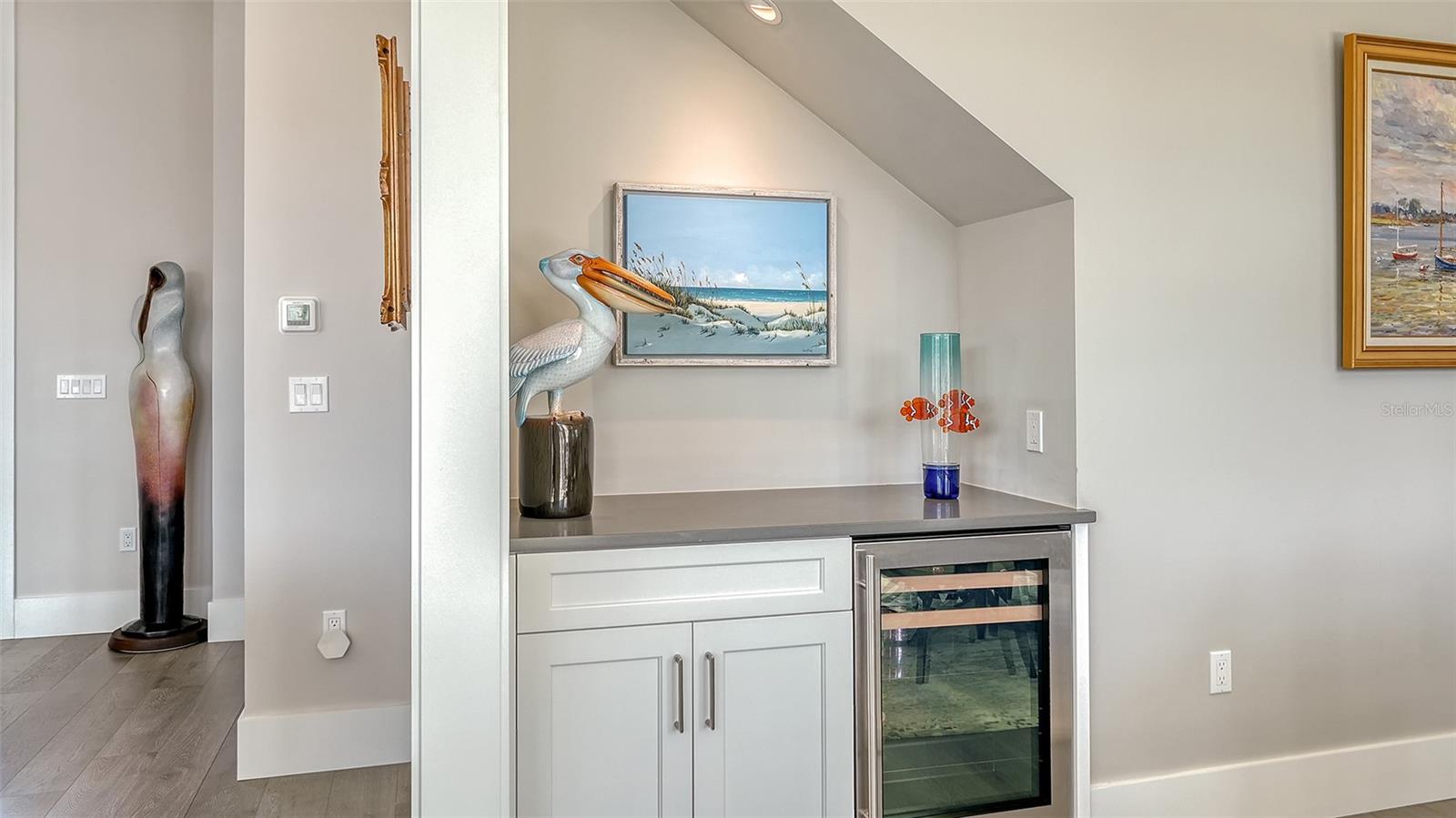 PARADISE SHORES - Residential