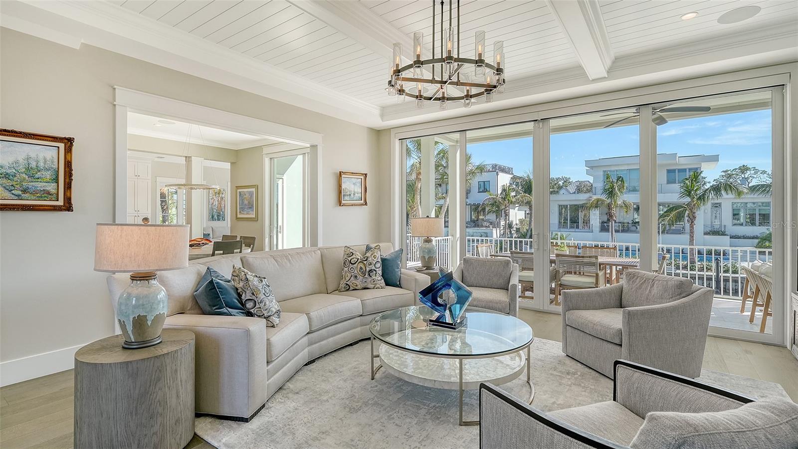 PARADISE SHORES - Residential