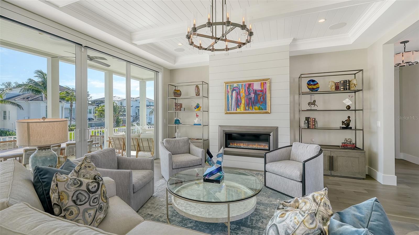 PARADISE SHORES - Residential