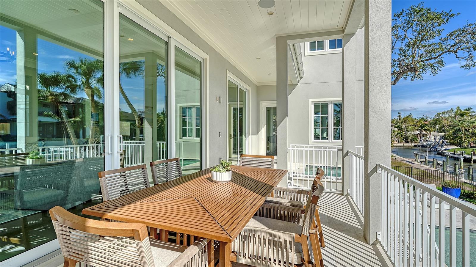 PARADISE SHORES - Residential