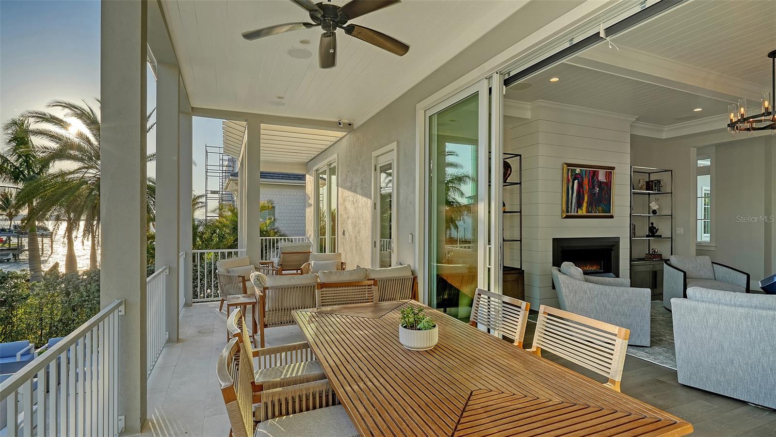 PARADISE SHORES - Residential