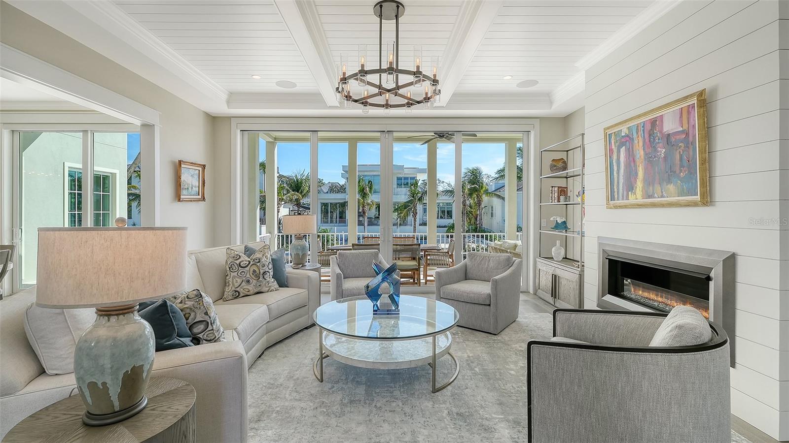 PARADISE SHORES - Residential