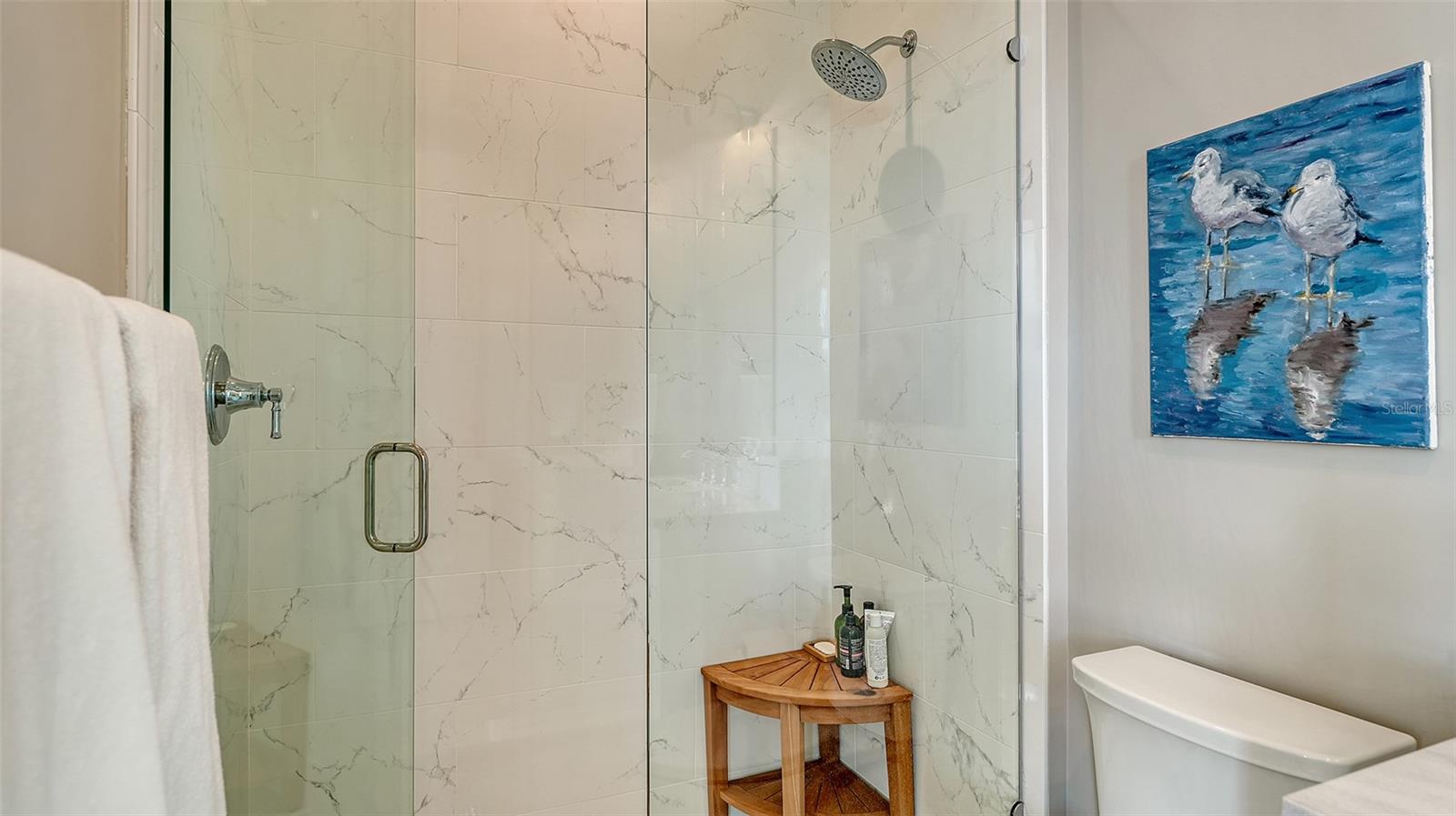 PARADISE SHORES - Residential