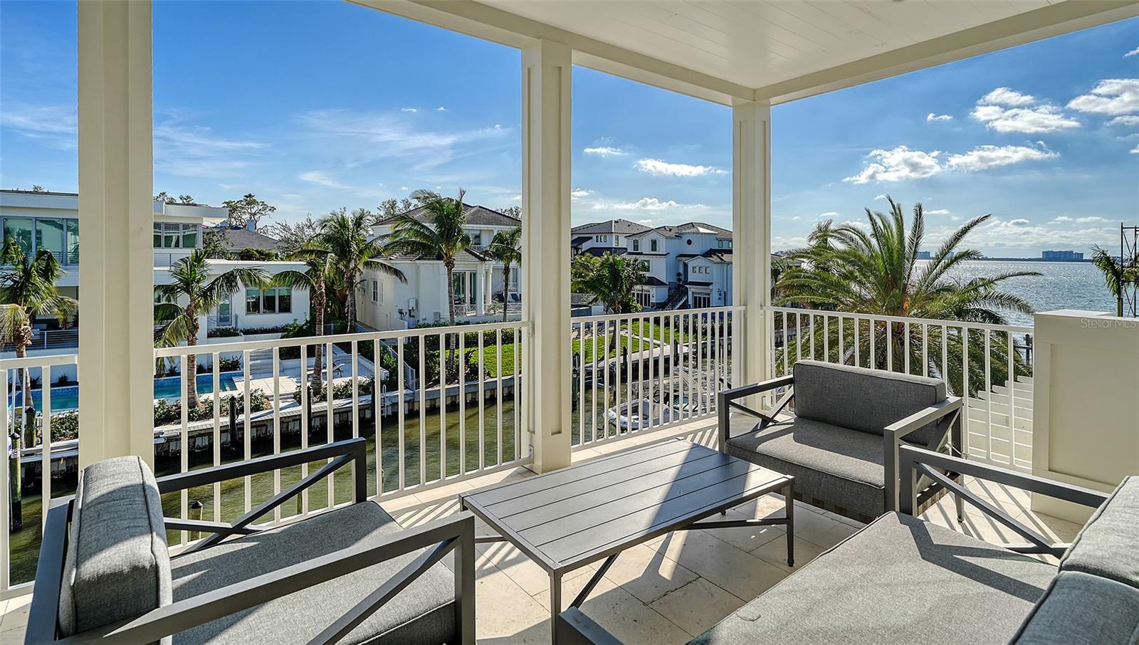 PARADISE SHORES - Residential