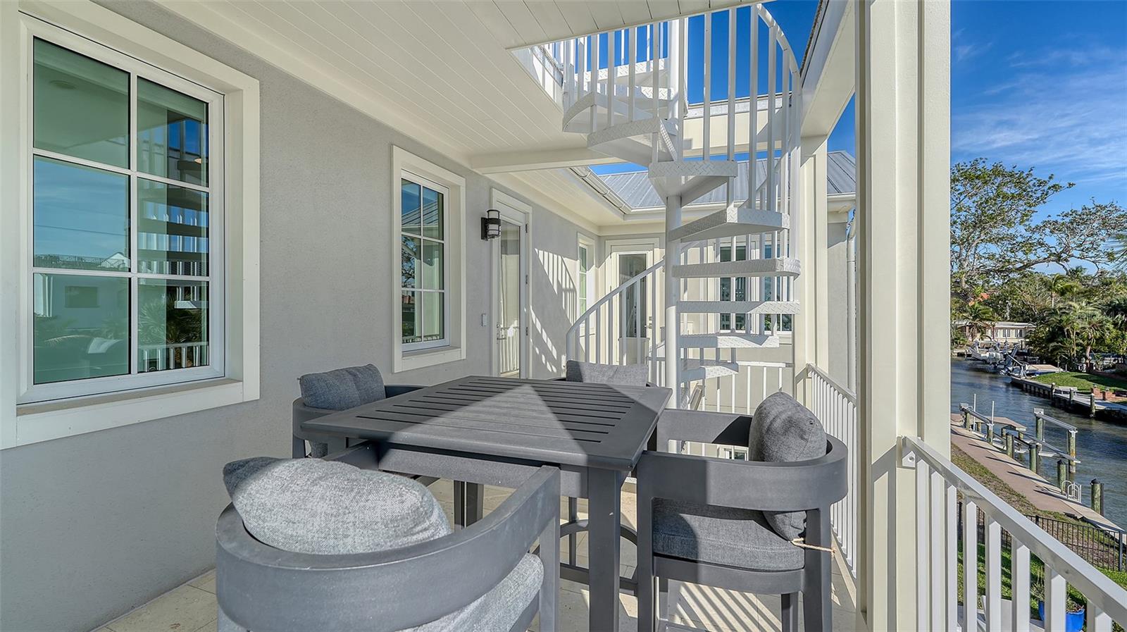 PARADISE SHORES - Residential