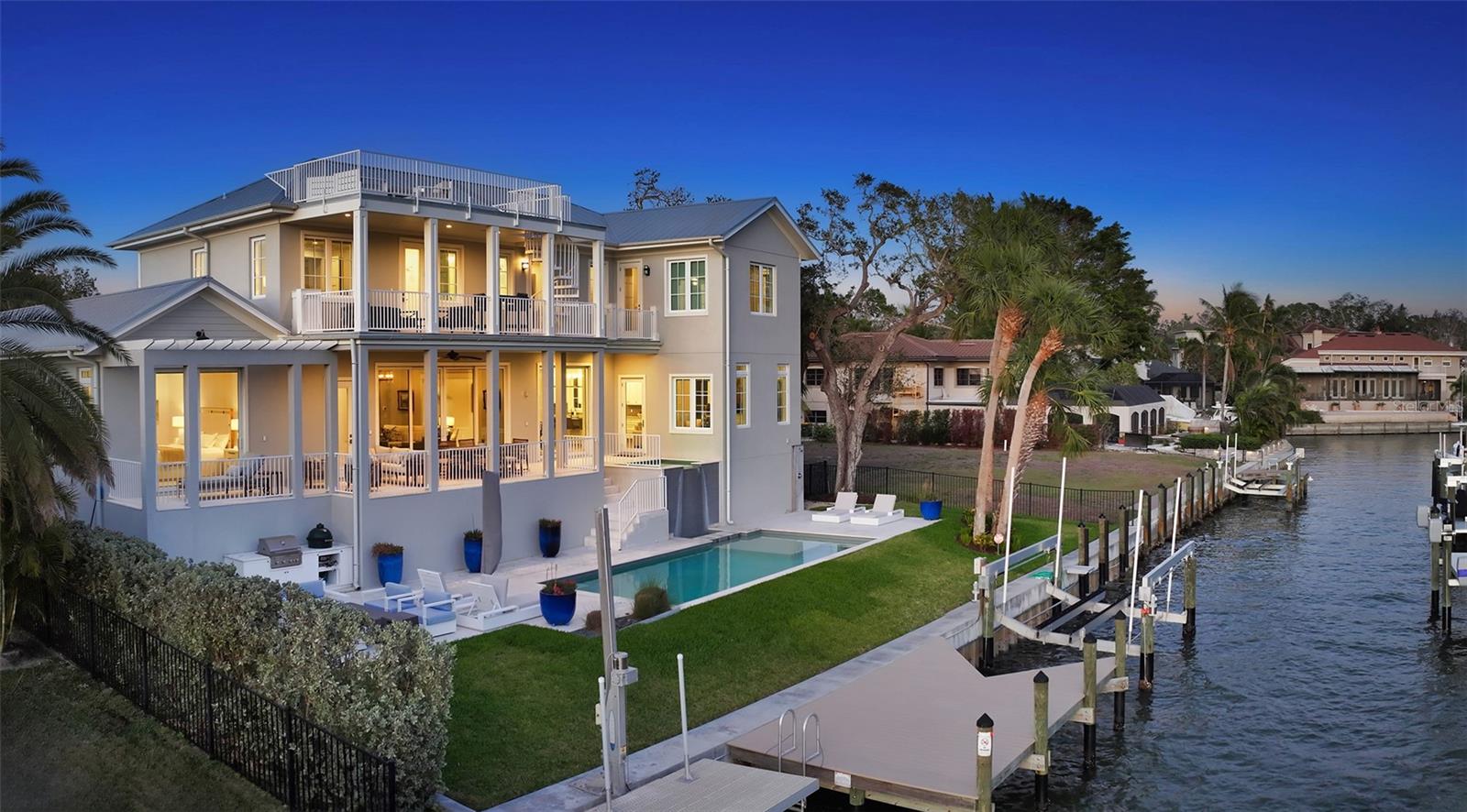 PARADISE SHORES - Residential