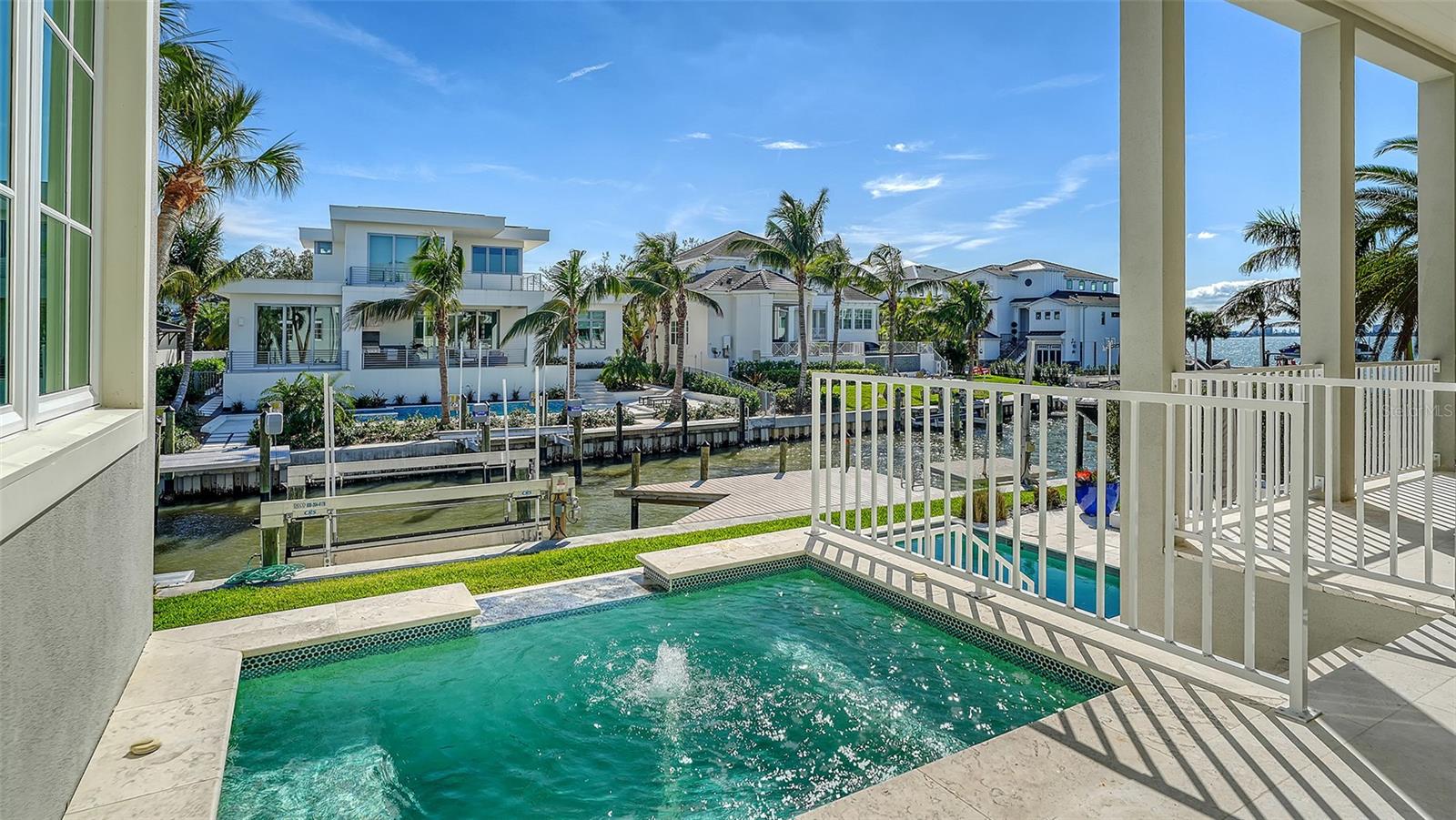 PARADISE SHORES - Residential