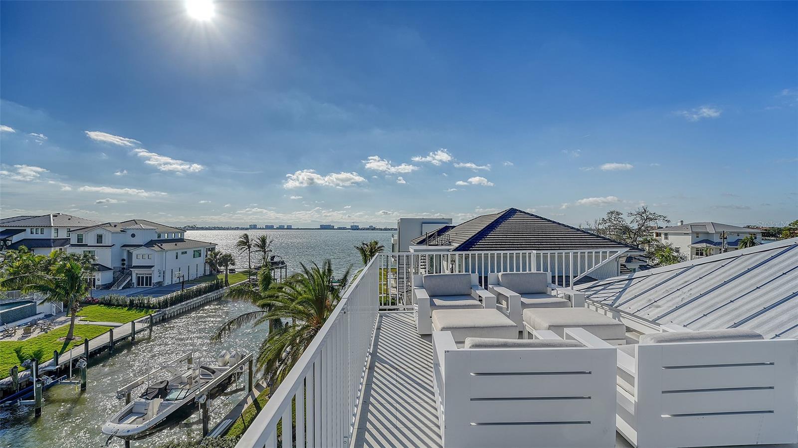 PARADISE SHORES - Residential