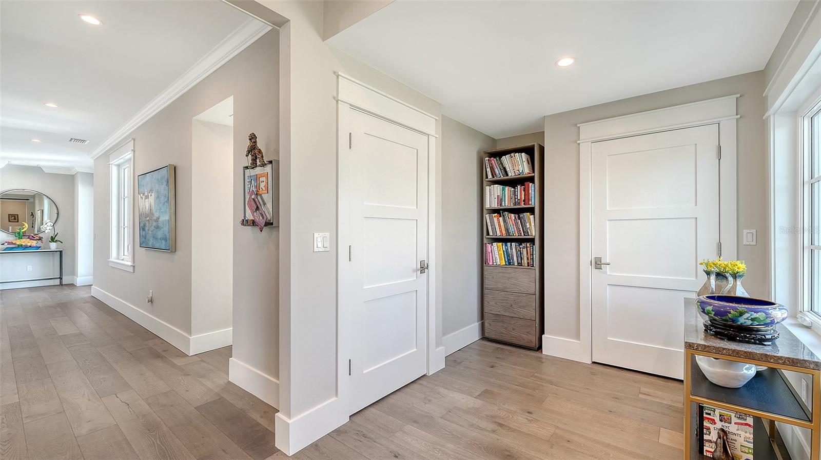 PARADISE SHORES - Residential