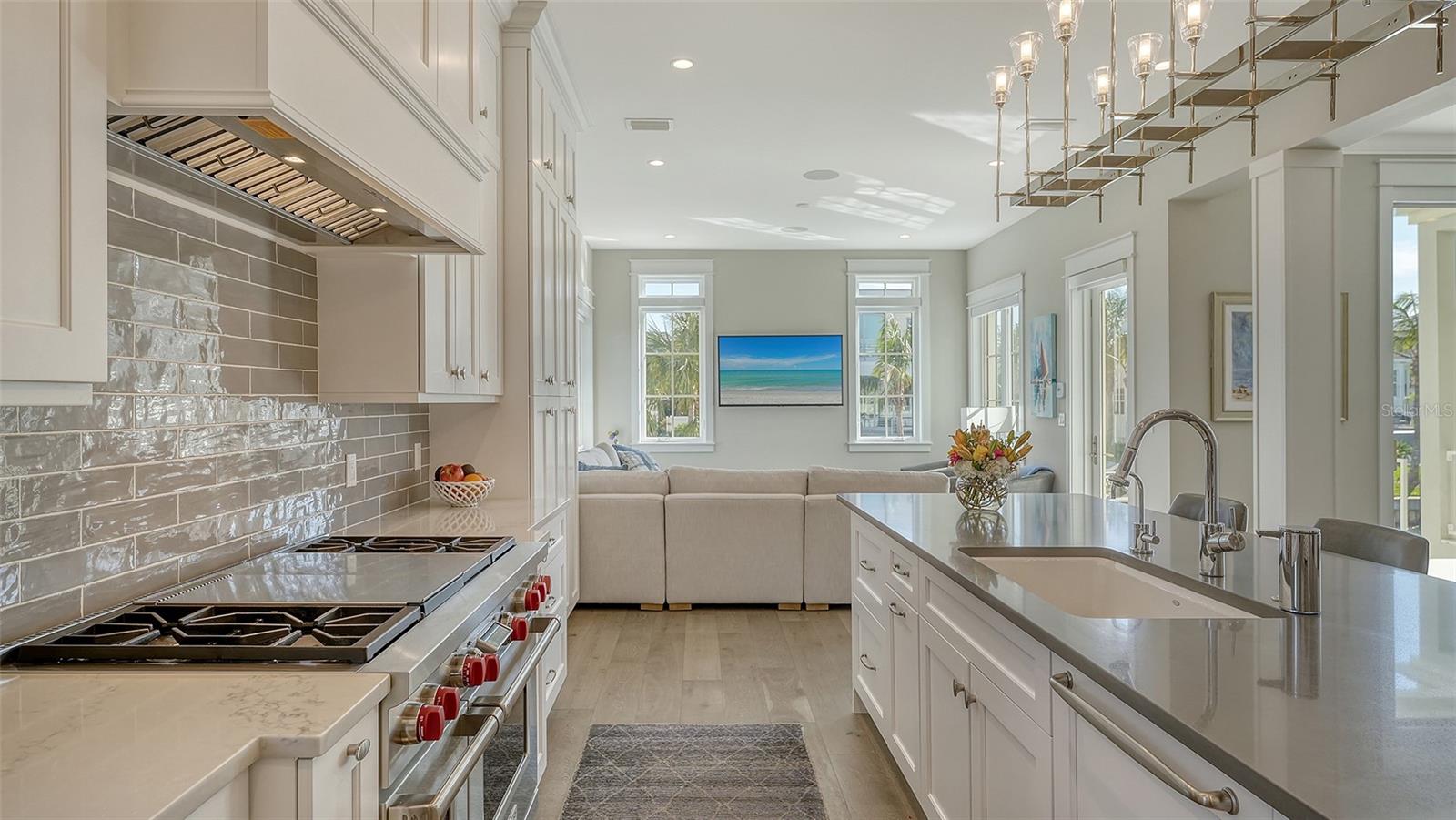 PARADISE SHORES - Residential