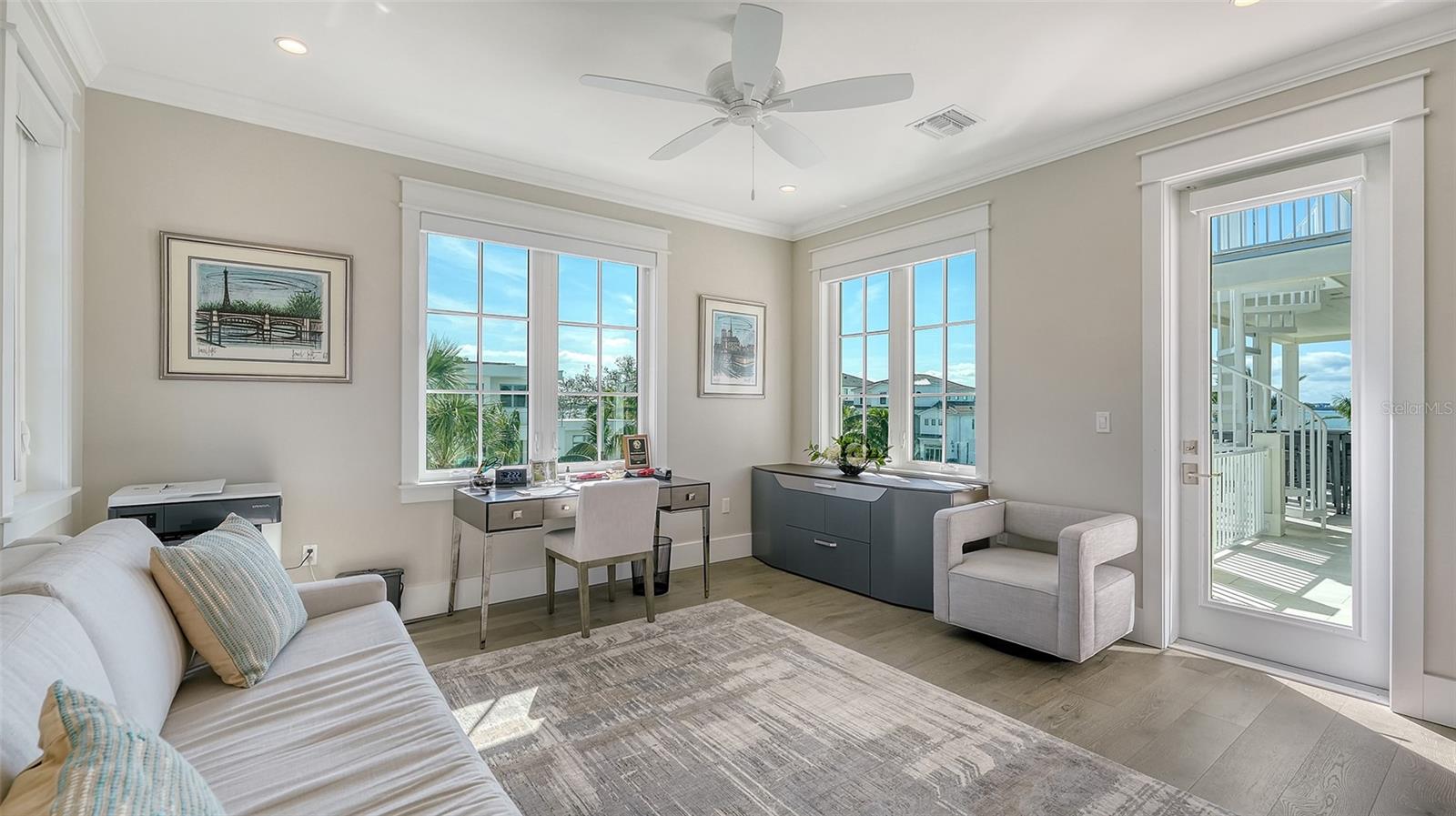 PARADISE SHORES - Residential