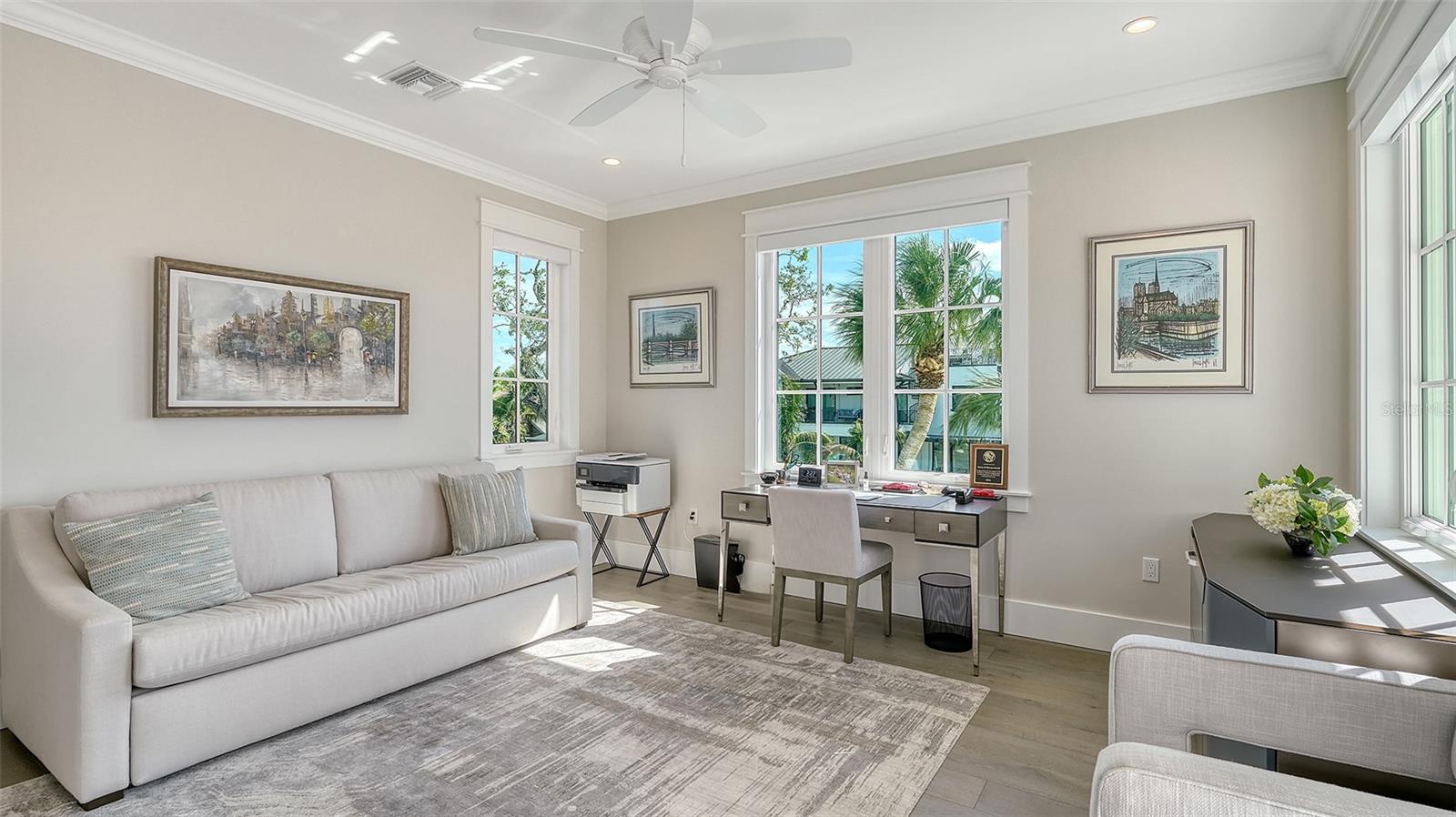 PARADISE SHORES - Residential