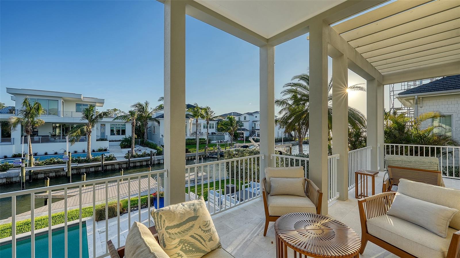 PARADISE SHORES - Residential