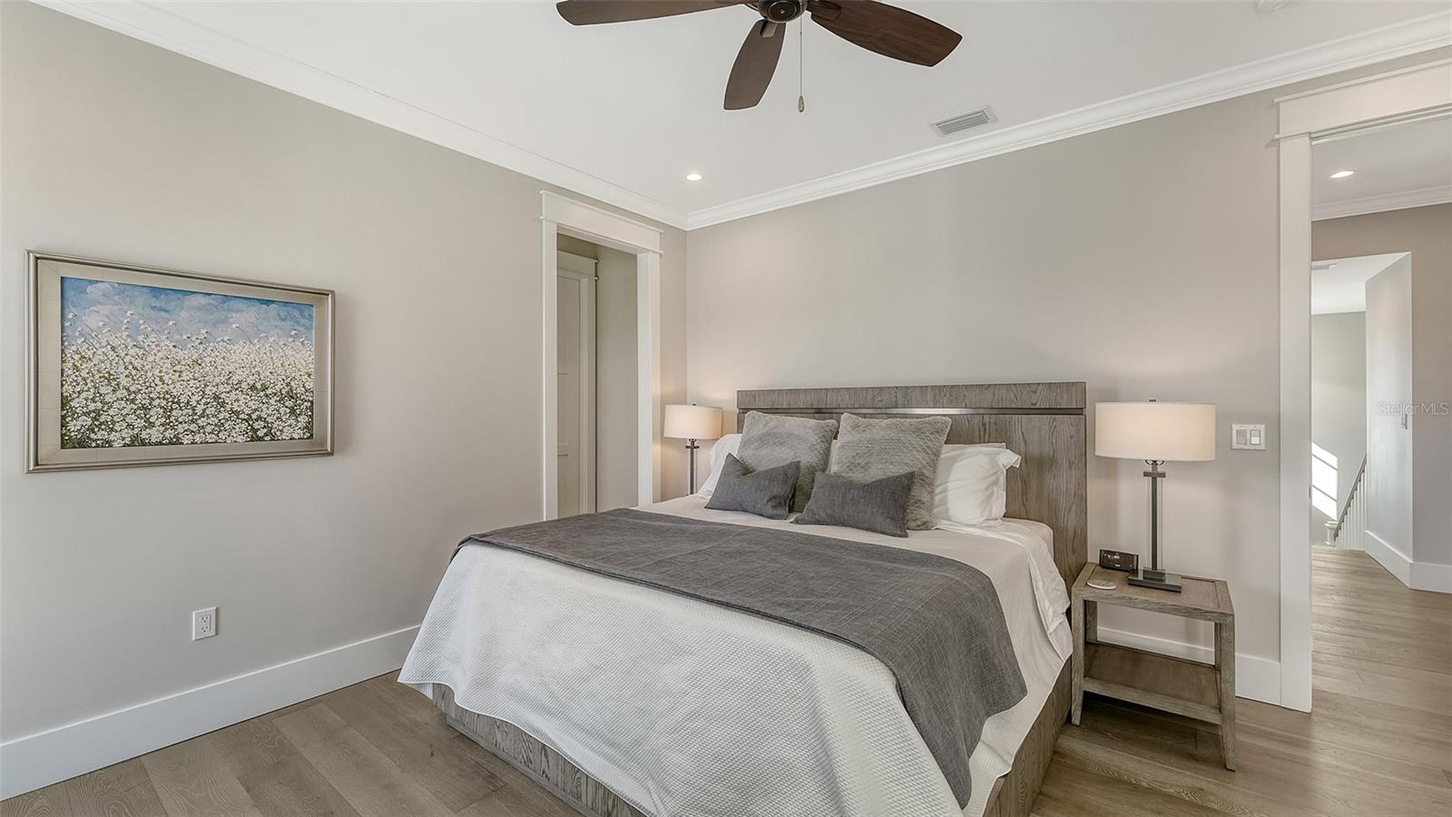 PARADISE SHORES - Residential