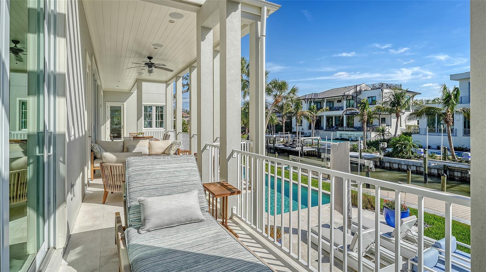 PARADISE SHORES - Residential