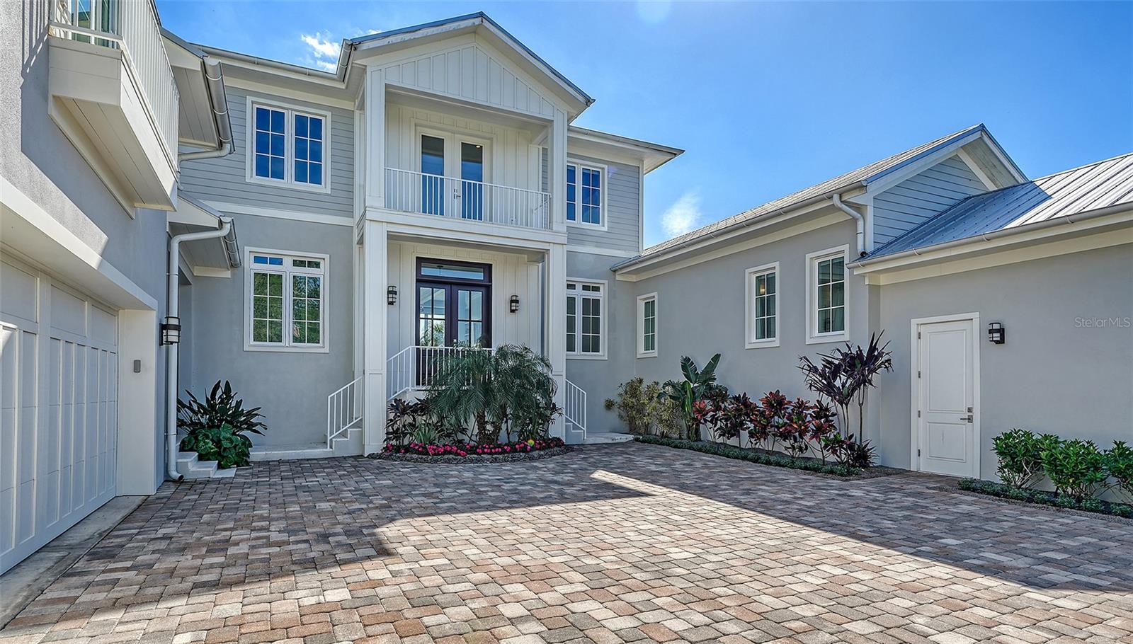 PARADISE SHORES - Residential