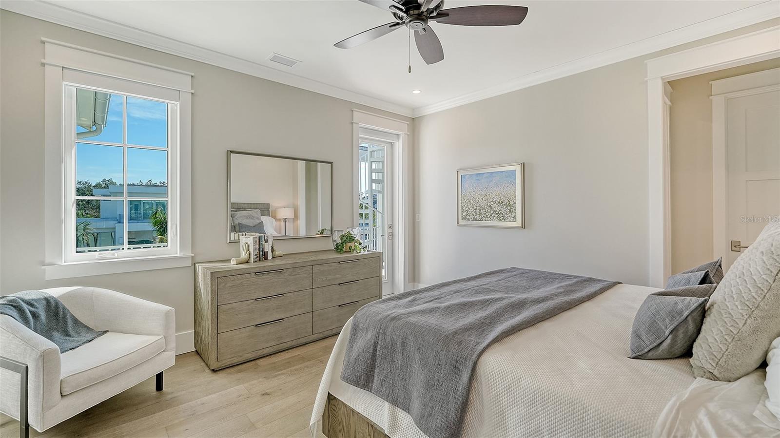 PARADISE SHORES - Residential