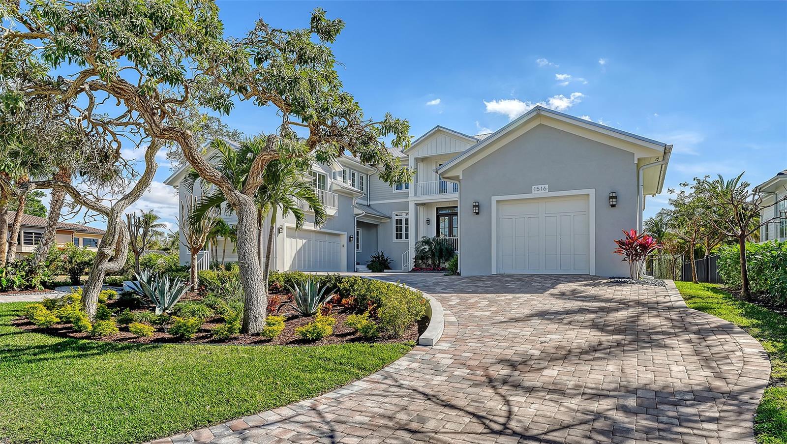 PARADISE SHORES - Residential