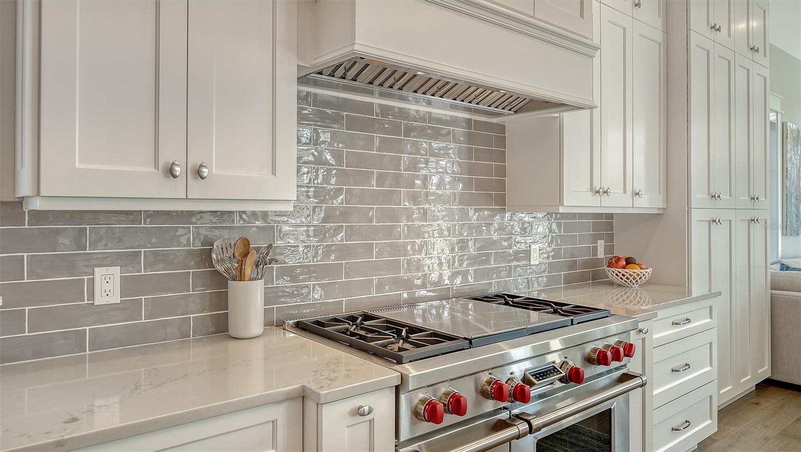 PARADISE SHORES - Residential