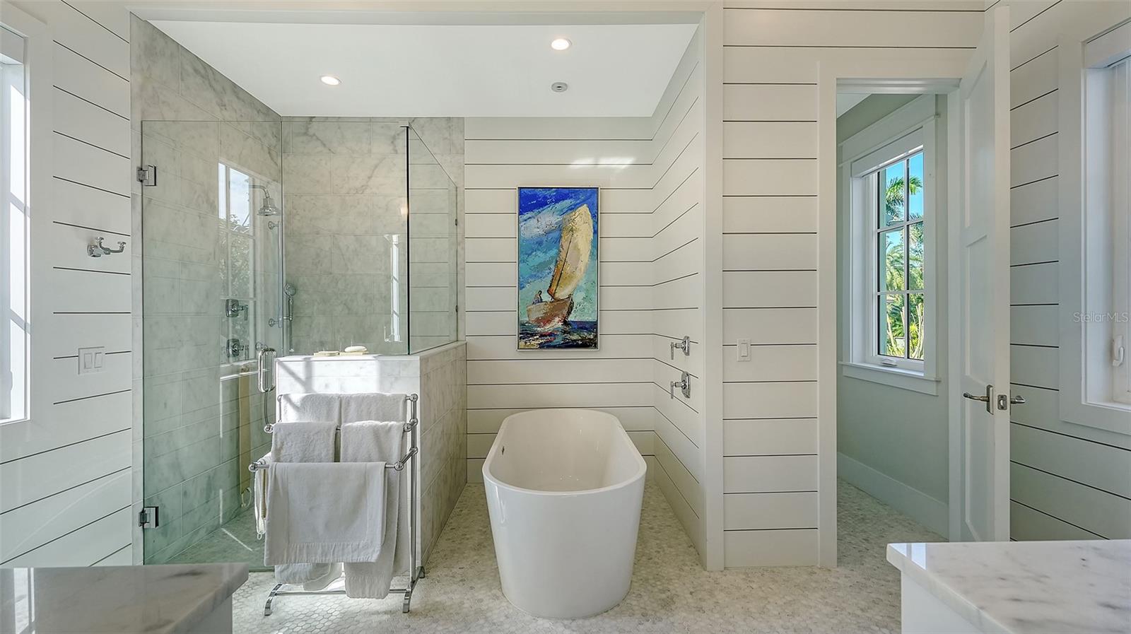 PARADISE SHORES - Residential