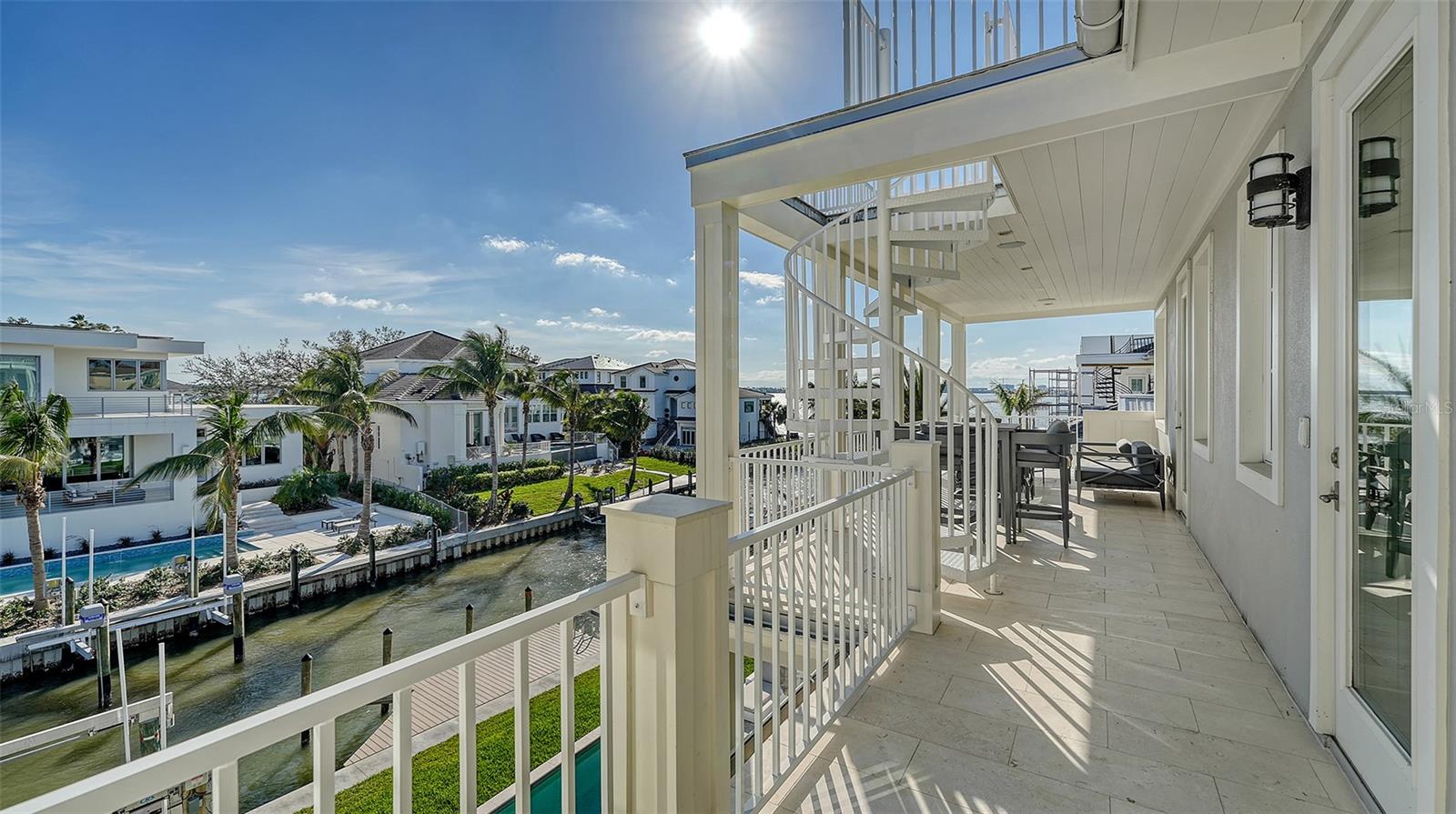 PARADISE SHORES - Residential