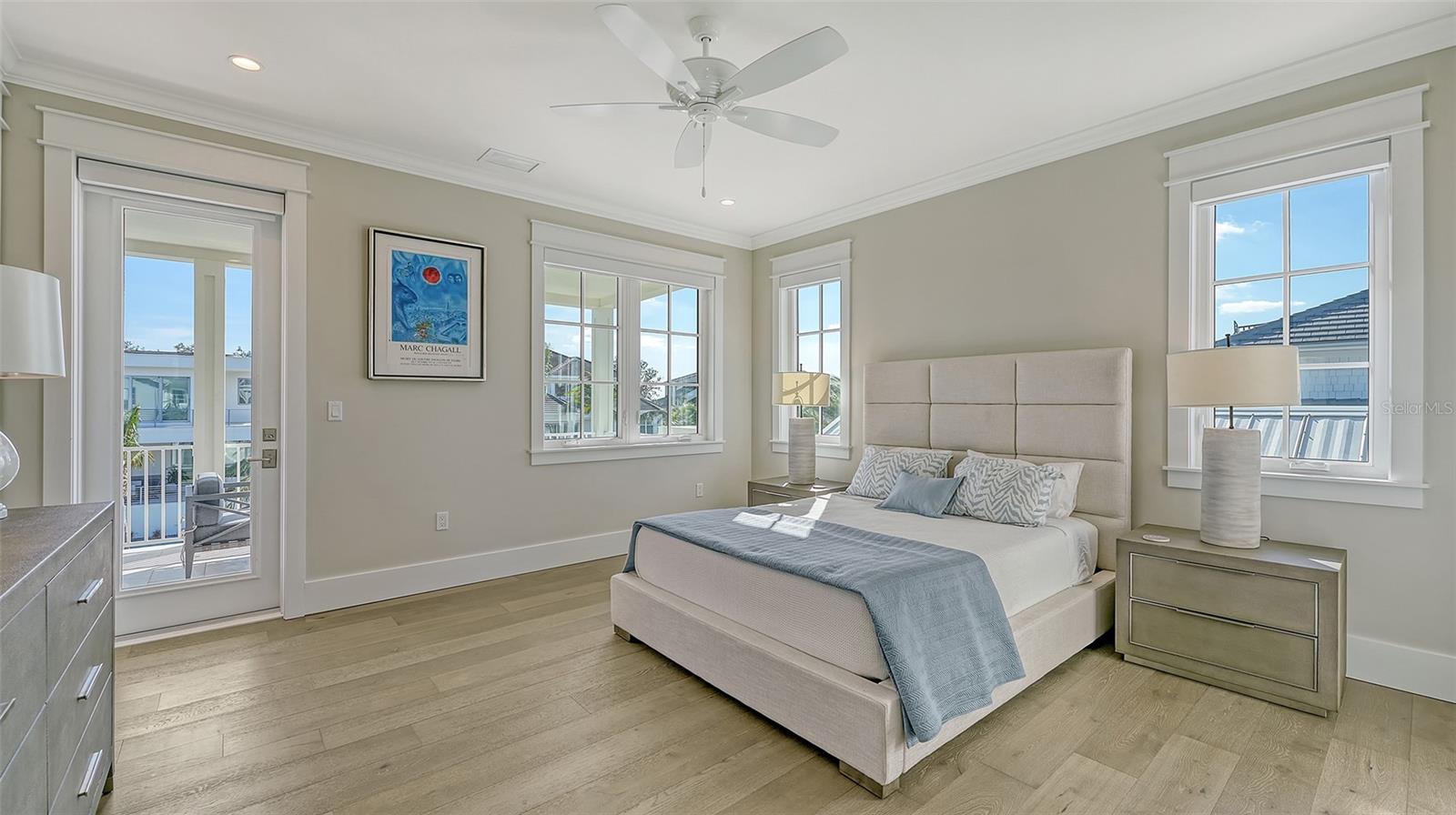 PARADISE SHORES - Residential